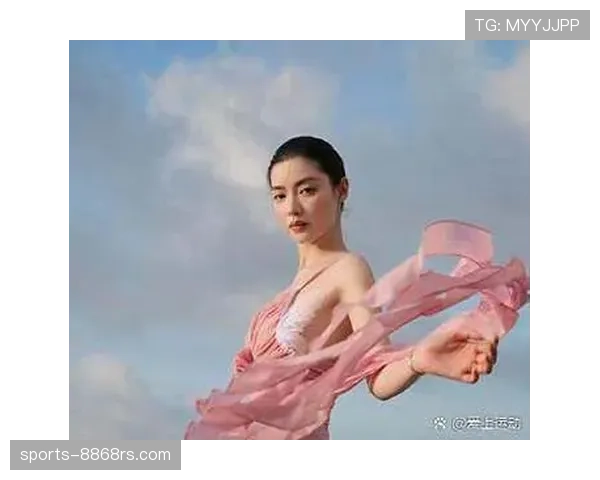 朱雪莹出场那会儿，感觉豪门千金气场开挂，篮球场上却霸气十足，让人忍不住多看几眼！