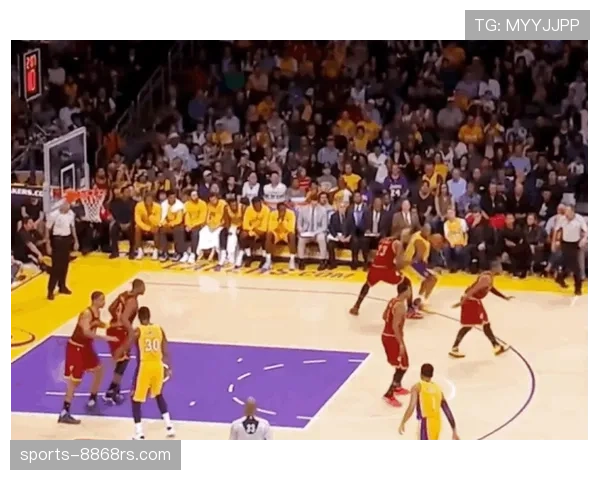 全面解读背身单打规则中关于进攻违例动作的判定标准与依据